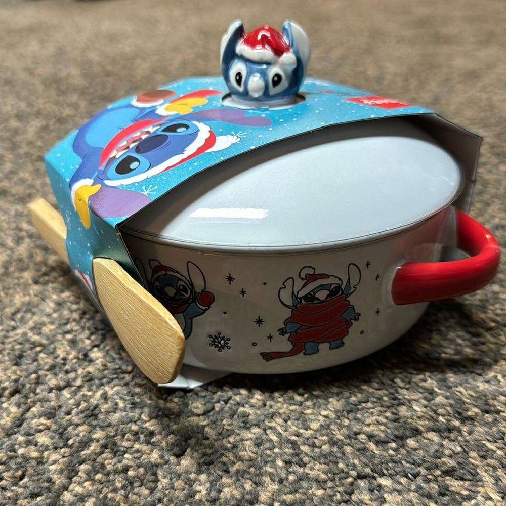 New Winter Disney Stitch Brie Baker Dish With Wooden Knife